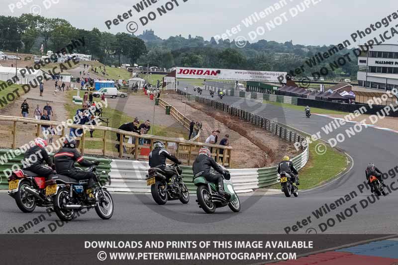 Vintage motorcycle club;eventdigitalimages;mallory park;mallory park trackday photographs;no limits trackdays;peter wileman photography;trackday digital images;trackday photos;vmcc festival 1000 bikes photographs